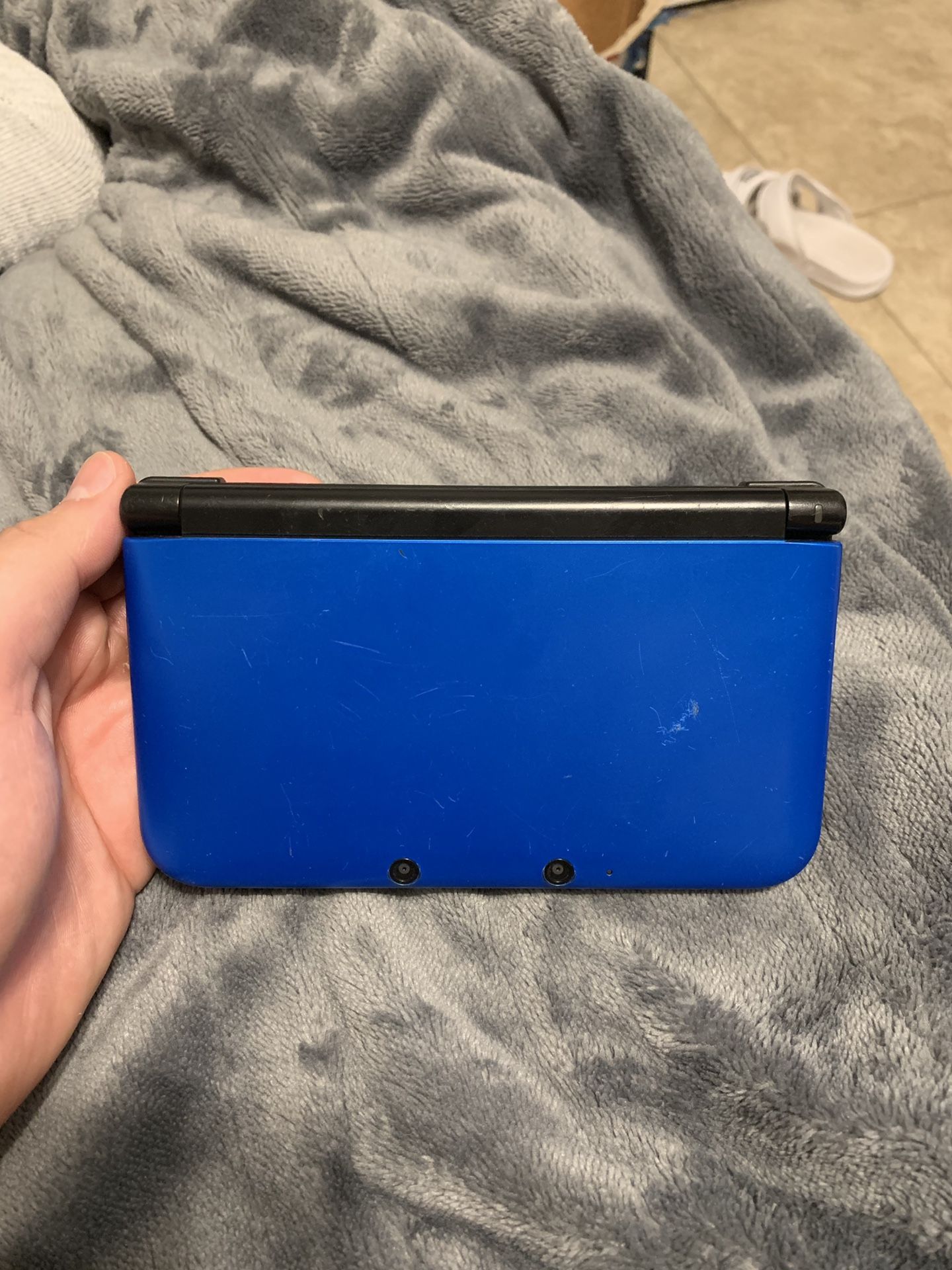Blue Nintendo 3DS With Charger