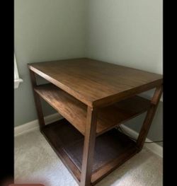 Ethan Allen Solid Hardwood Table – Good Condition