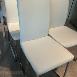 Set Of 4 White Chairs