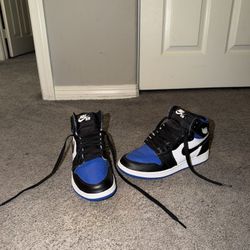 Air Jordan 1 Retro High OG 'Royal Toe' SIZE 6Y BOYS