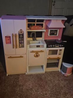 Play kitchen