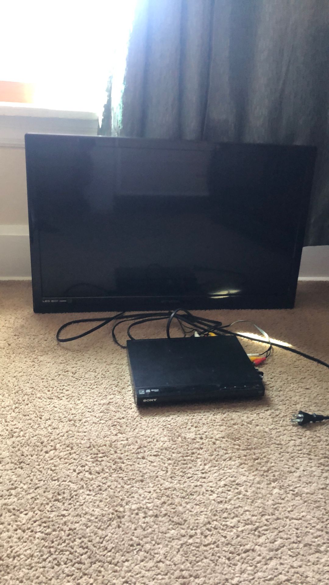 Tv 32” +DVD player