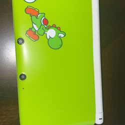Nintendo 3DS XL -Yoshi Edition