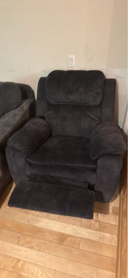 Great clean working recliner