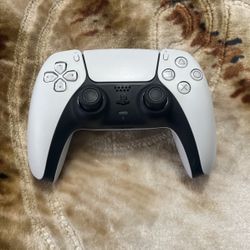 White Ps5 Controller