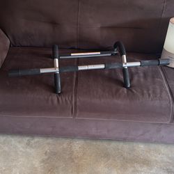Pull Up Bar