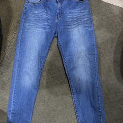 Super Cute And Very Comfy. Hollister Stretch Skinny Jeans, Size 15.