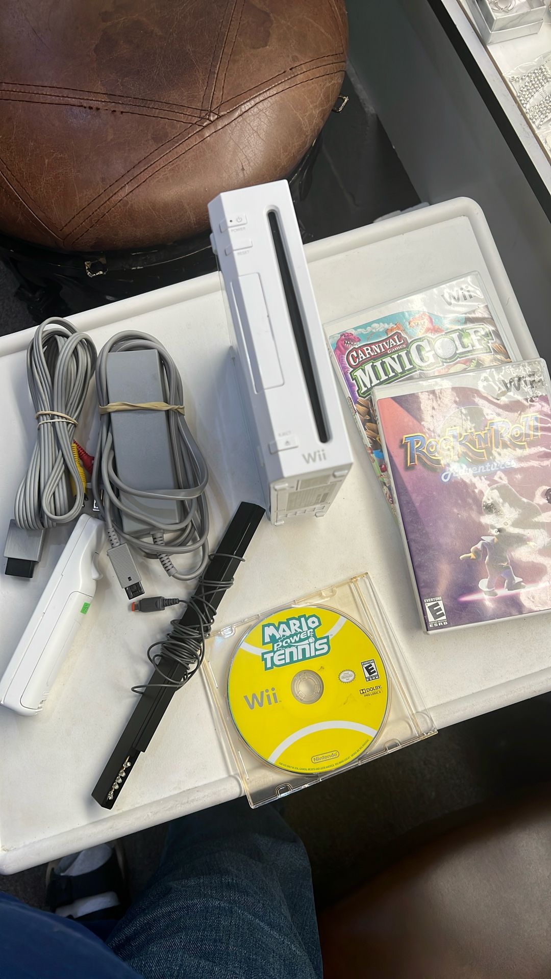 Nintando Wii System With 3 Games , Power Supply, Control, Av Cable
