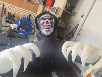 Inflatable Grim Reaper Halloween Decoration