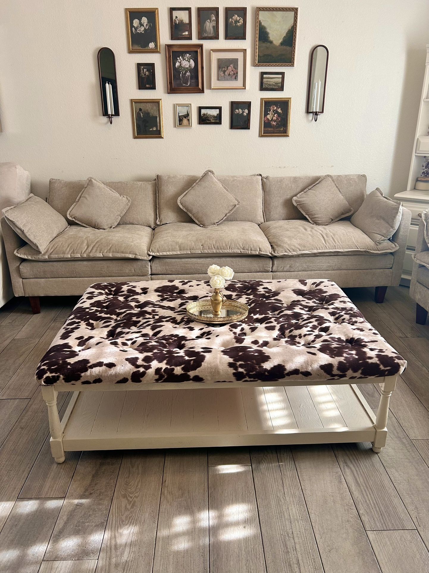 Rustic Cowhide Tufted Coffee Table / Ottoman