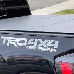 LOMAX FOLDING HARD TONNEAU COVER TOYOTA TACOMA 5FT