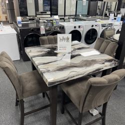 Dining Table Set. 🚚WE DELIVER🚚