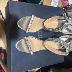 Aperlai Silver Sandal Heels