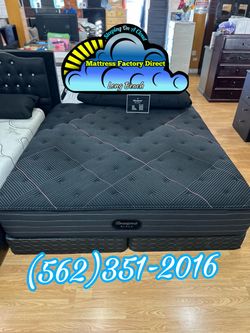 Beautyrest king size mattress and Boxspring bed set Colchon y tambor nuevo new