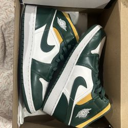 Jordan 1 Mid Seattle Supersonic