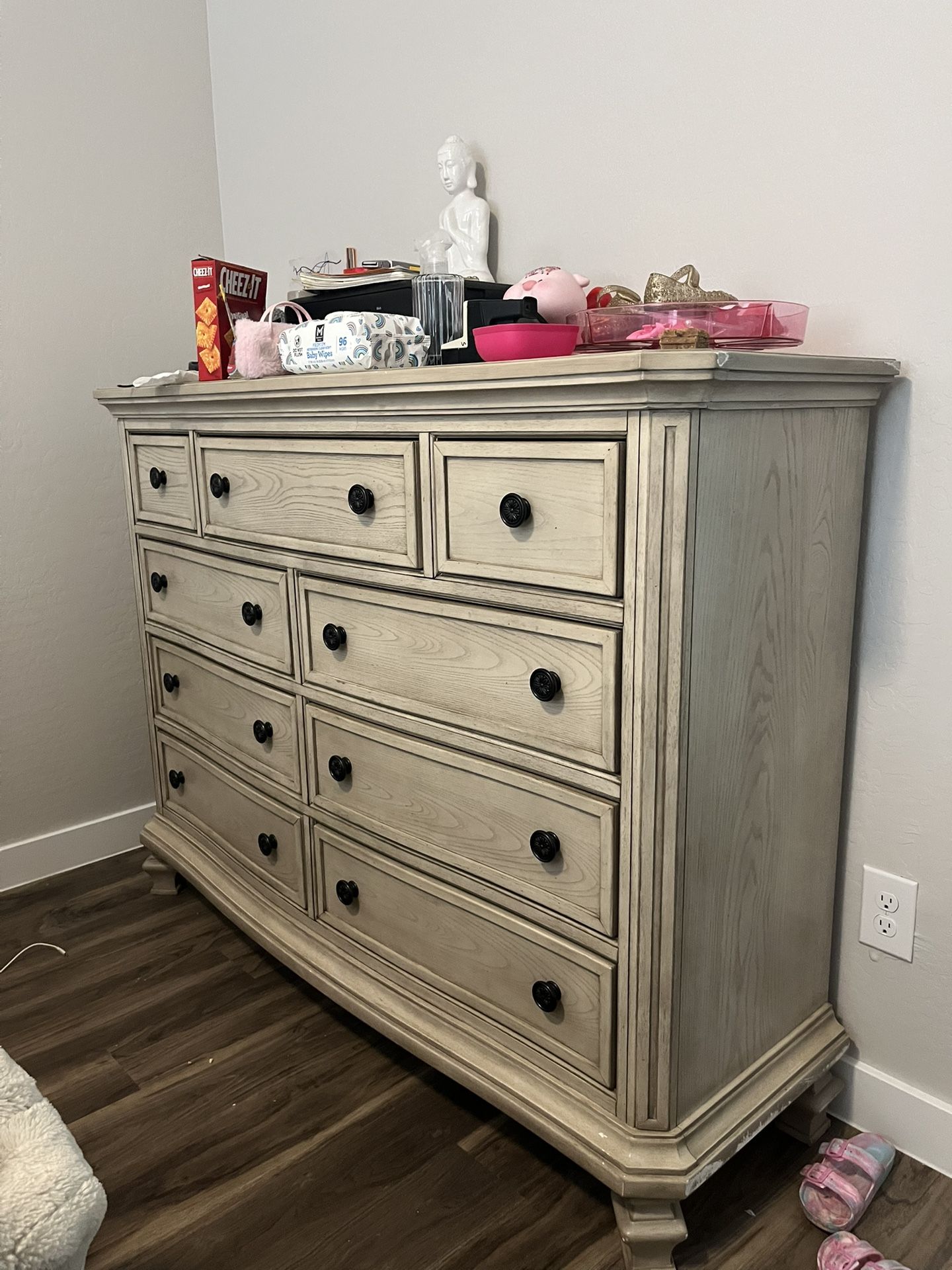 Dresser