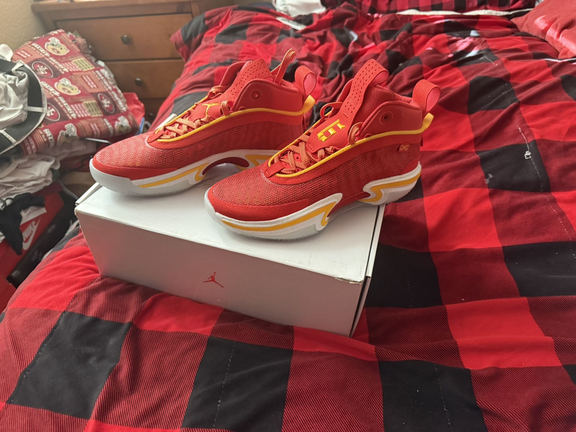 Brand New JORDANS 9 1/2