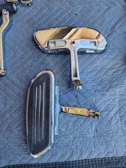 Streamliner passenger floorboards Harley