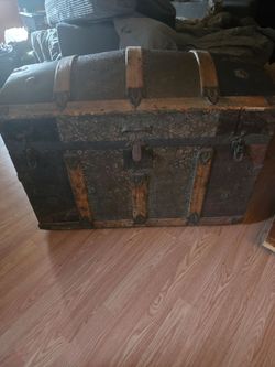Antique Steam Train Trunk