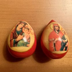 Preowned set of two religious eggs
