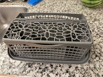 Dishwasher utensils basket