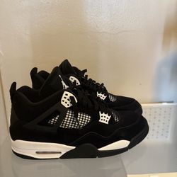 Jordan 4 White Thunder 