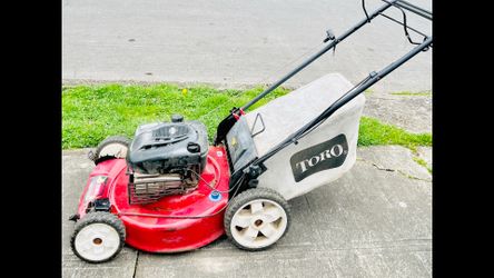 $120-Used Toro Recycler Briggs & Stratton Gas mower with bag