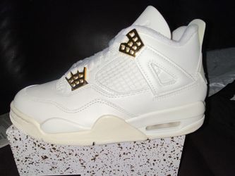 Women’s Air Jordan 4 Retro *Metallic Gold*