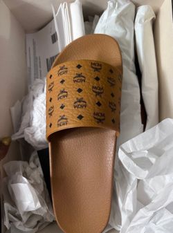 McM Slippers  I Christmas Sale $120