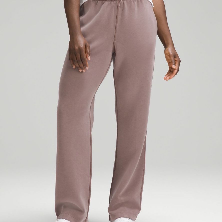Lululemon softstreme HR Pants for Sale in Carlsbad, CA - OfferUp