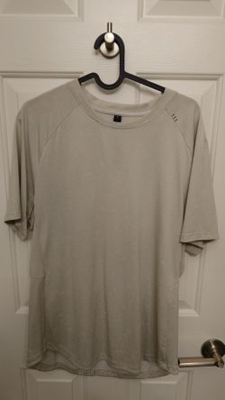 Lululemon Drysense Mens T shirt Size Medium Short Sleeve Gray