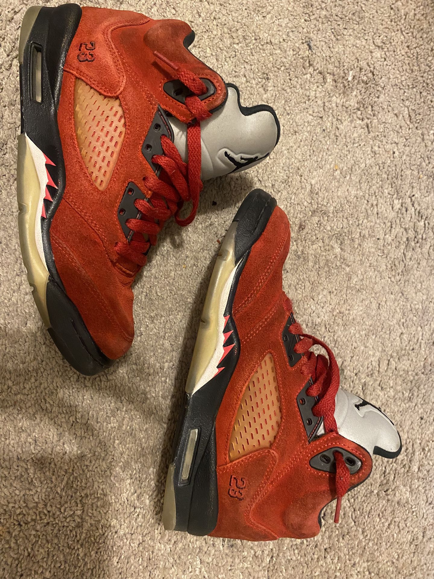 Jordans 5 Raging Bull