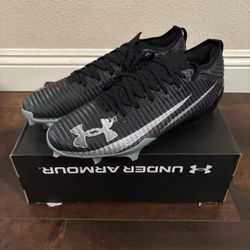 Under Armour UA Blur Pro football cleats