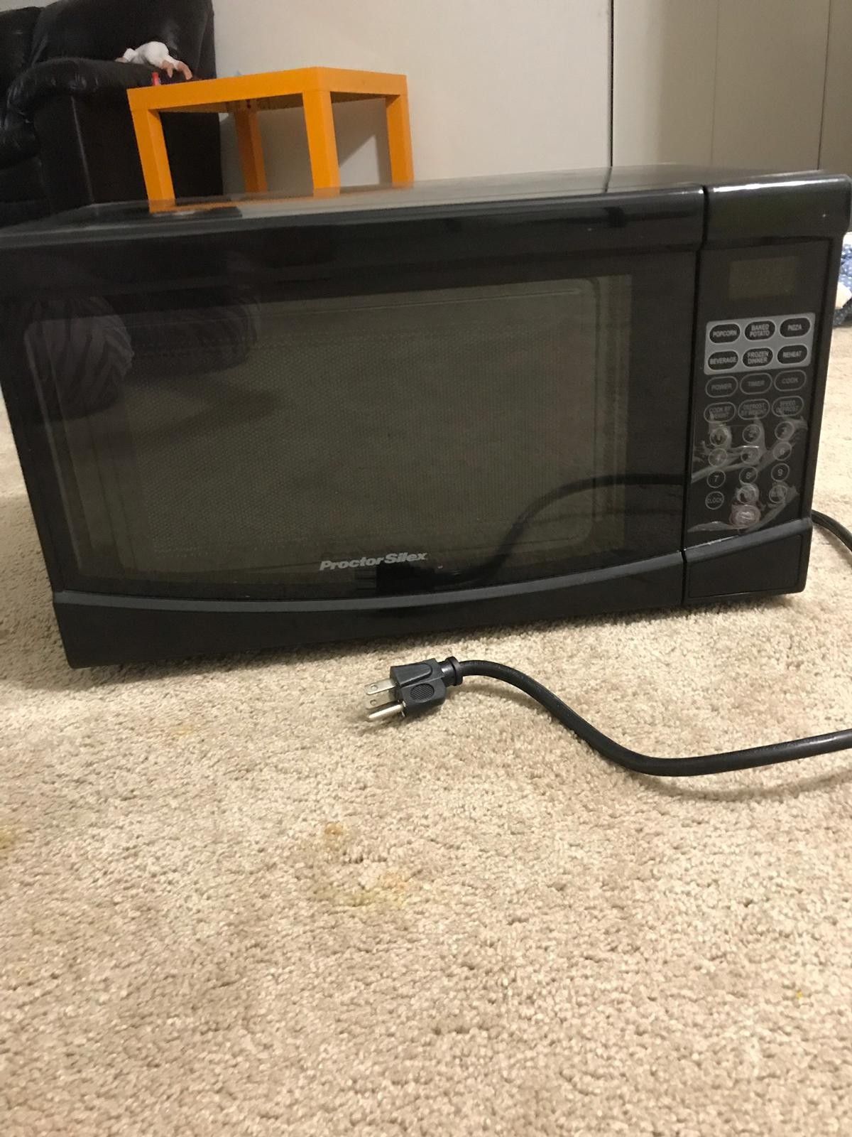 Microwave oven .7 cu. ft. Size clean and good condition