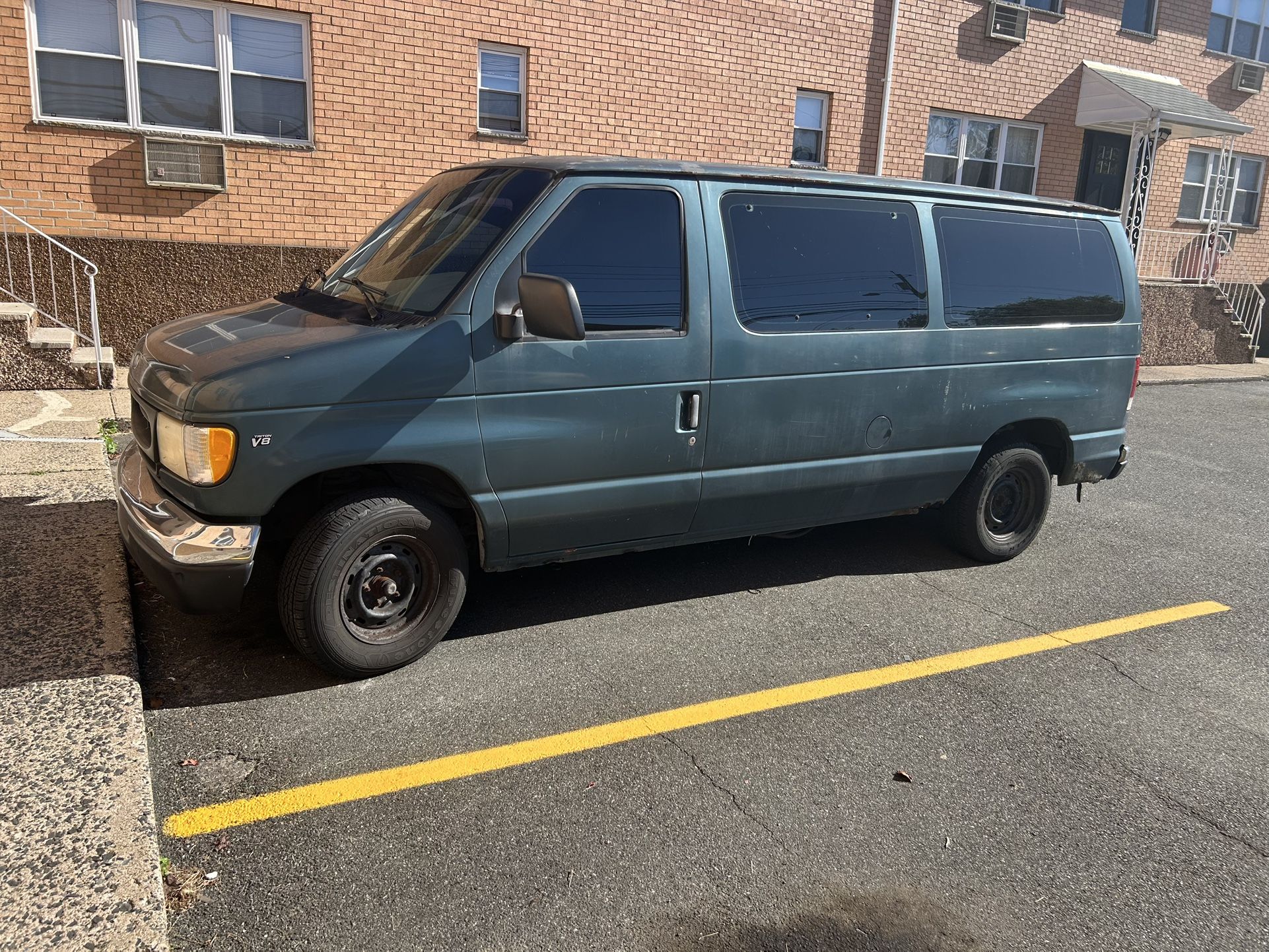 Ford Cargo Van