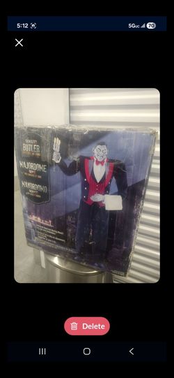 Halloween Majordome butler display