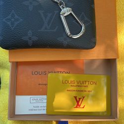  Louis Vuitton key pouch