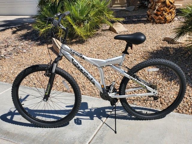 LIKE NEW KENT SHOCKWAVE 2600 21 SPEED MOUNTAIN BIKE 26INCH