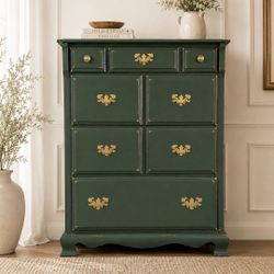 Awesome shabby distressed solid wood 4 drawer dresser