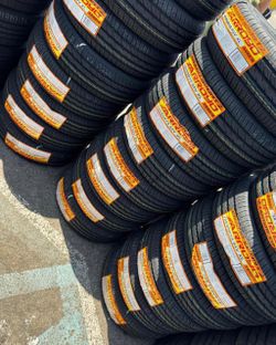 🌙🔔 195/65/15 Arroyo Selling a set of new tires with a 50,000-mile warranty.