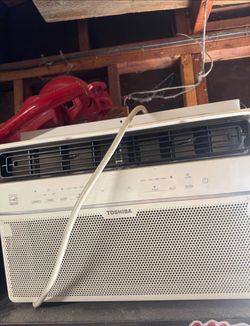 Toshiba 8,000-BTU 115-Volt Smart Window A/c With Wifi $170 Does not come with remote