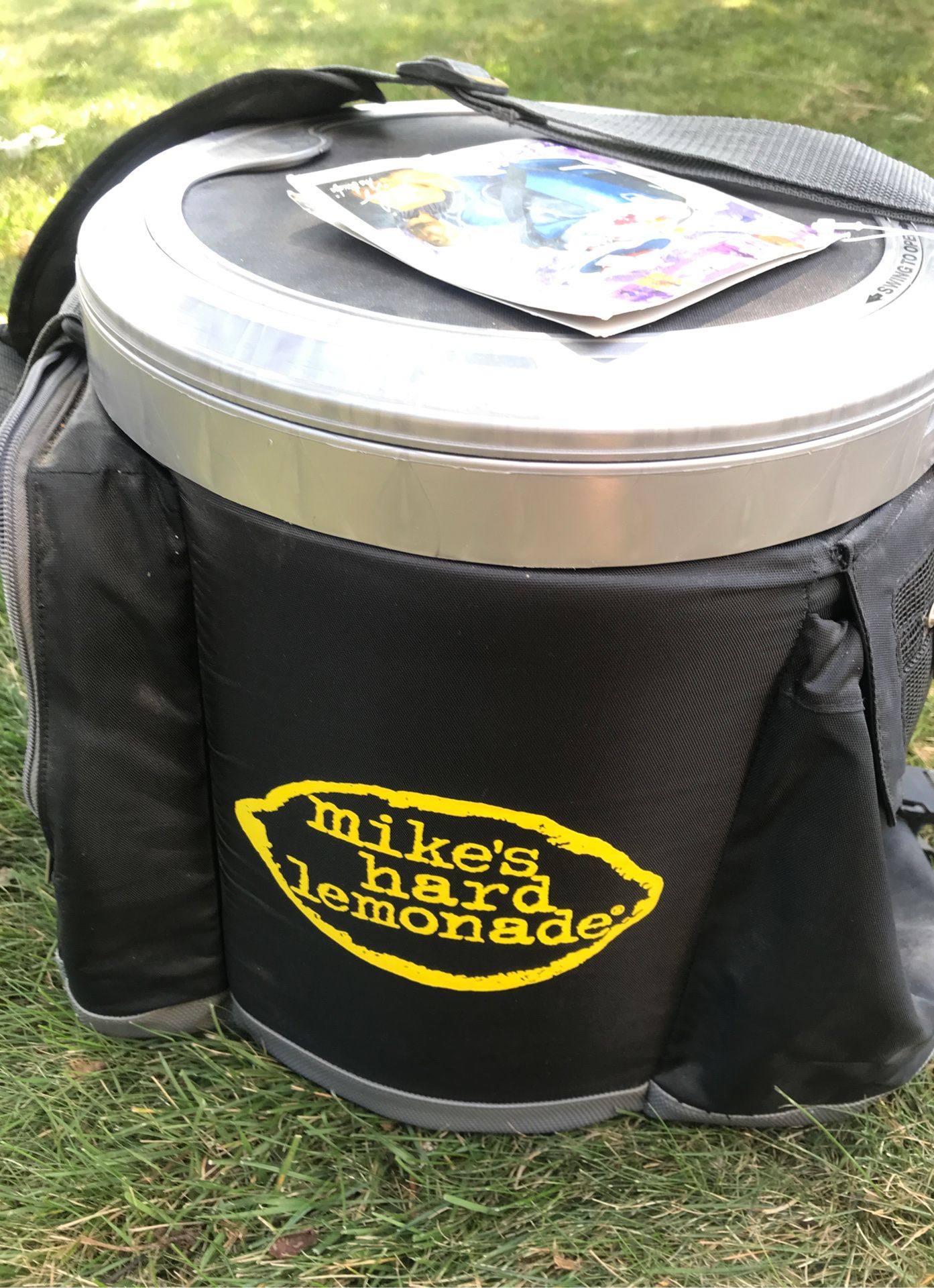 Cooler holds 26+8 cans