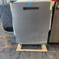 Brand New Cafe 24 Inch Dishwasher Top Controls Smart Conectivity CDP888M5V1SS