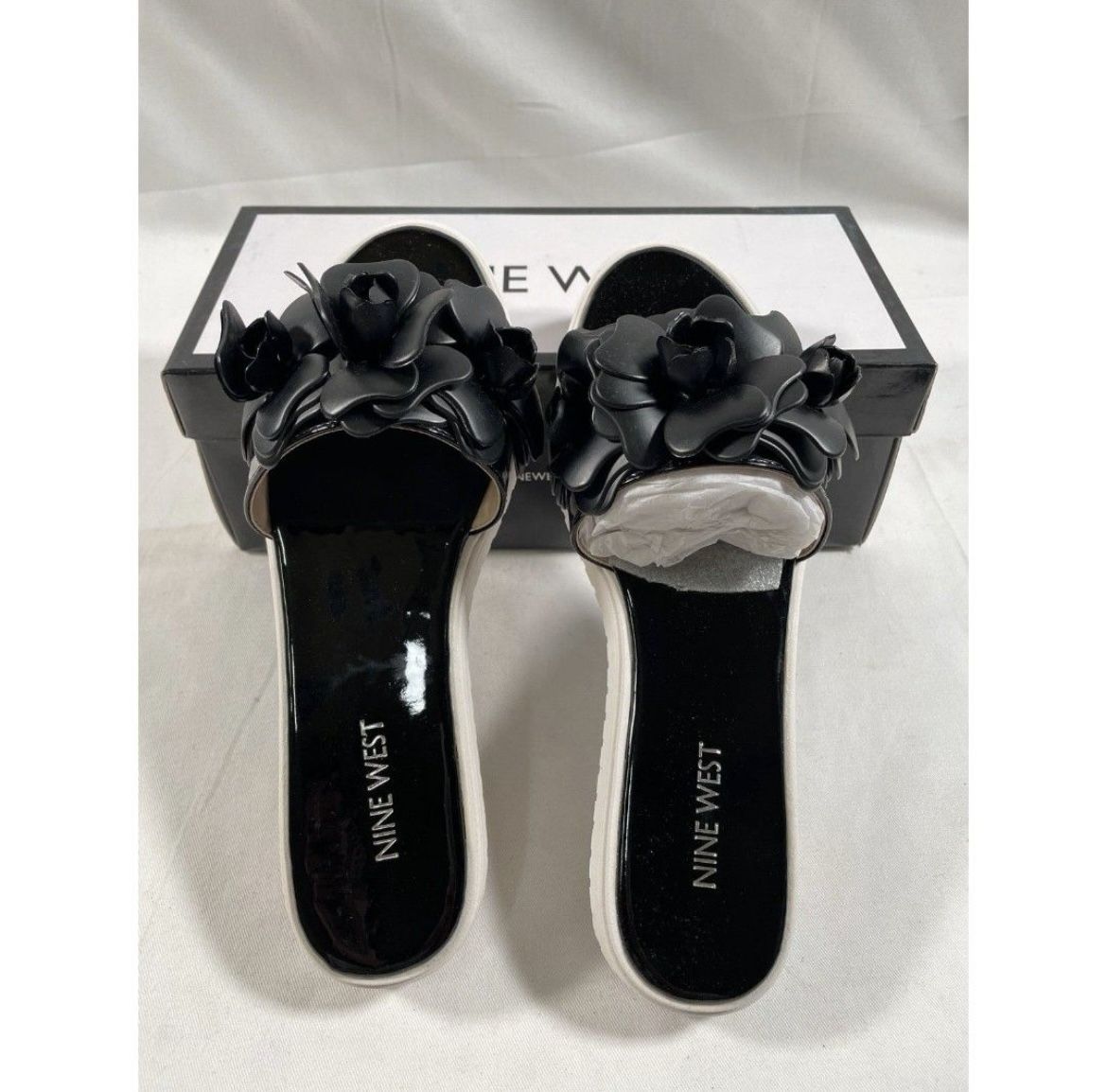 Brand New Nine West Women Slide Flat Sandal black flower slide size 8