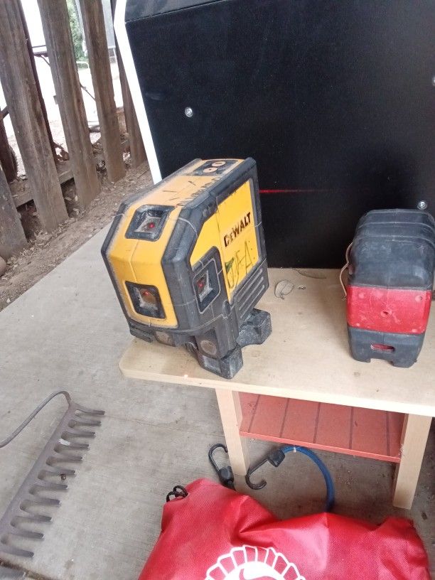 DeWalt Laser