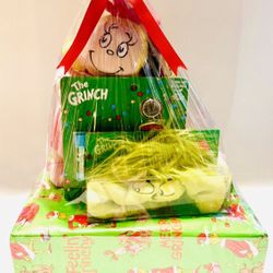 Grinch Cindy Lu  Gift Set ***Dec 20 Sale 3-4pm $65