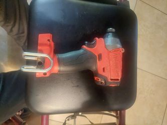 Milwaukee impact drill perfect condicion 65.00. Fuel brushness