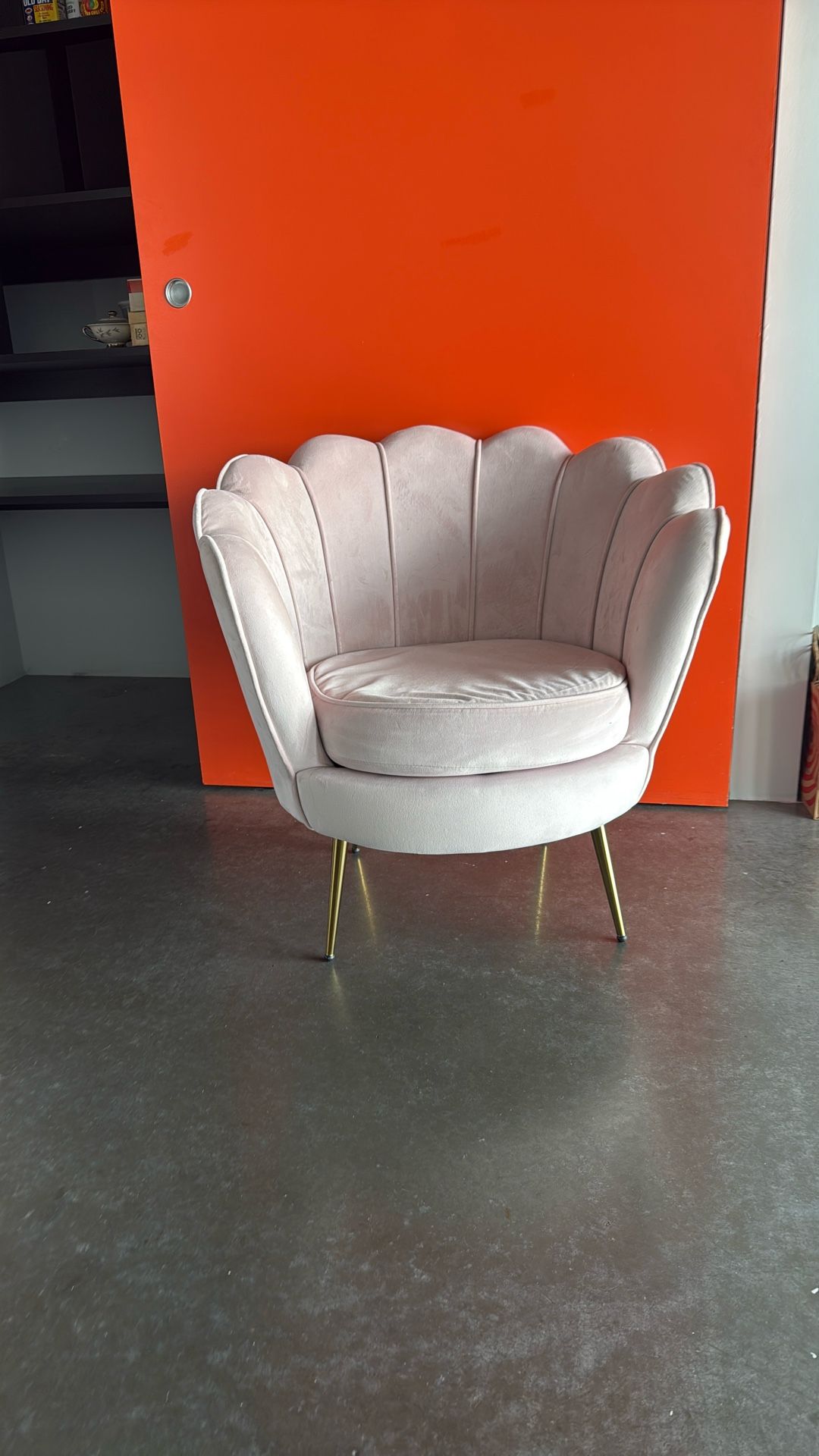 Cute light pink chair