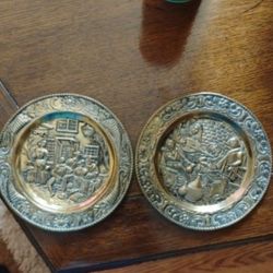 Set Of 2 Vintage English Brass Hammered Wall Plate w/Wheeling Decorative Tile They Are 6-in Round