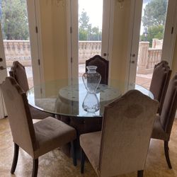 Dinning Table And Chairs 